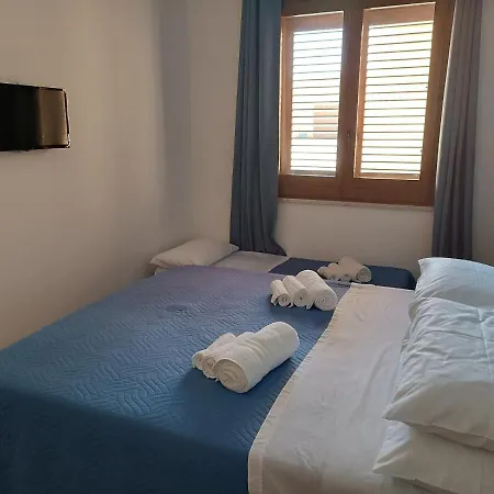 Ilary'S Rooms Bed & Breakfast